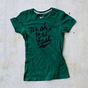Nike Adult small women’s green T-shirt